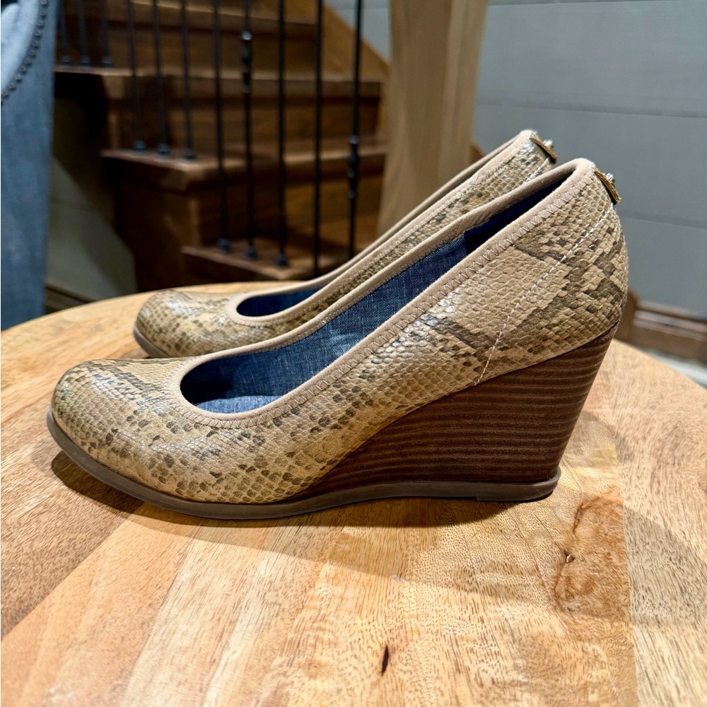 Dr. Scholl's Penelope Snake-Print Tan Wedge Pumps Memory Foam Wood Heel Size 7.5